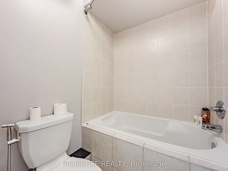8 Macbean Cres — Photo 38