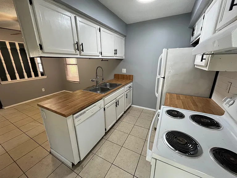3025 Perinton Pl — Photo 6