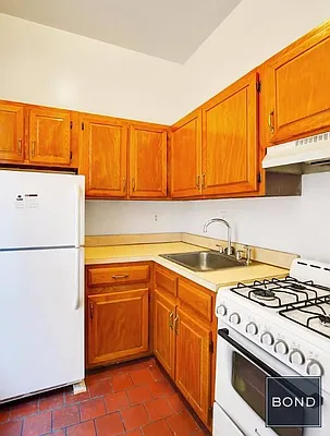 Rented by Bond New York | media 9