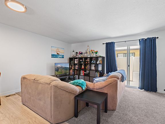 3rd image of 1325 S Lincoln Ave #70
