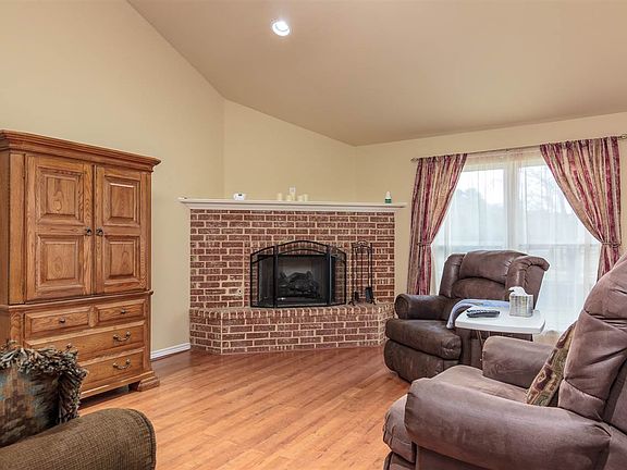 4th image of 808 Fleetwood St