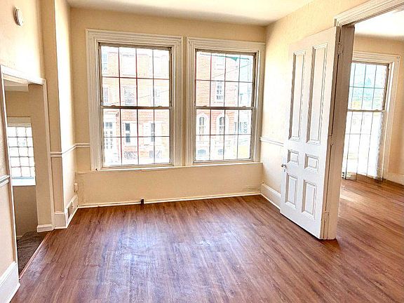 3rd image of 84 Market St