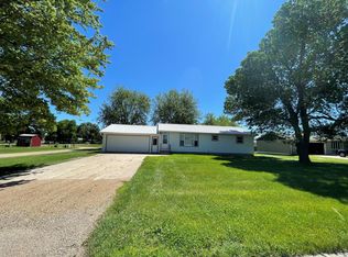 604 Frontier Rd, Brewster, MN 56119