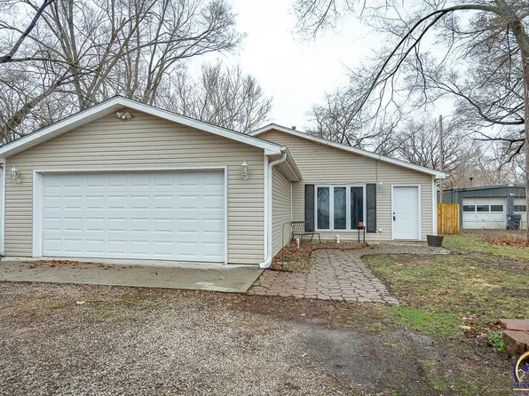 13918 Railroad St, Perry, KS 66073