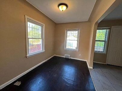 9016 Evergreen Ave, photo 5