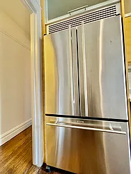 Rented by R New York