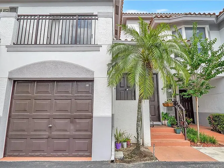 771 SW 148th Ave #1303 — Photo 3