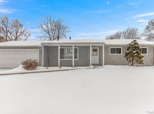27830 Ponchartrain St, Harrison Township, MI 48045