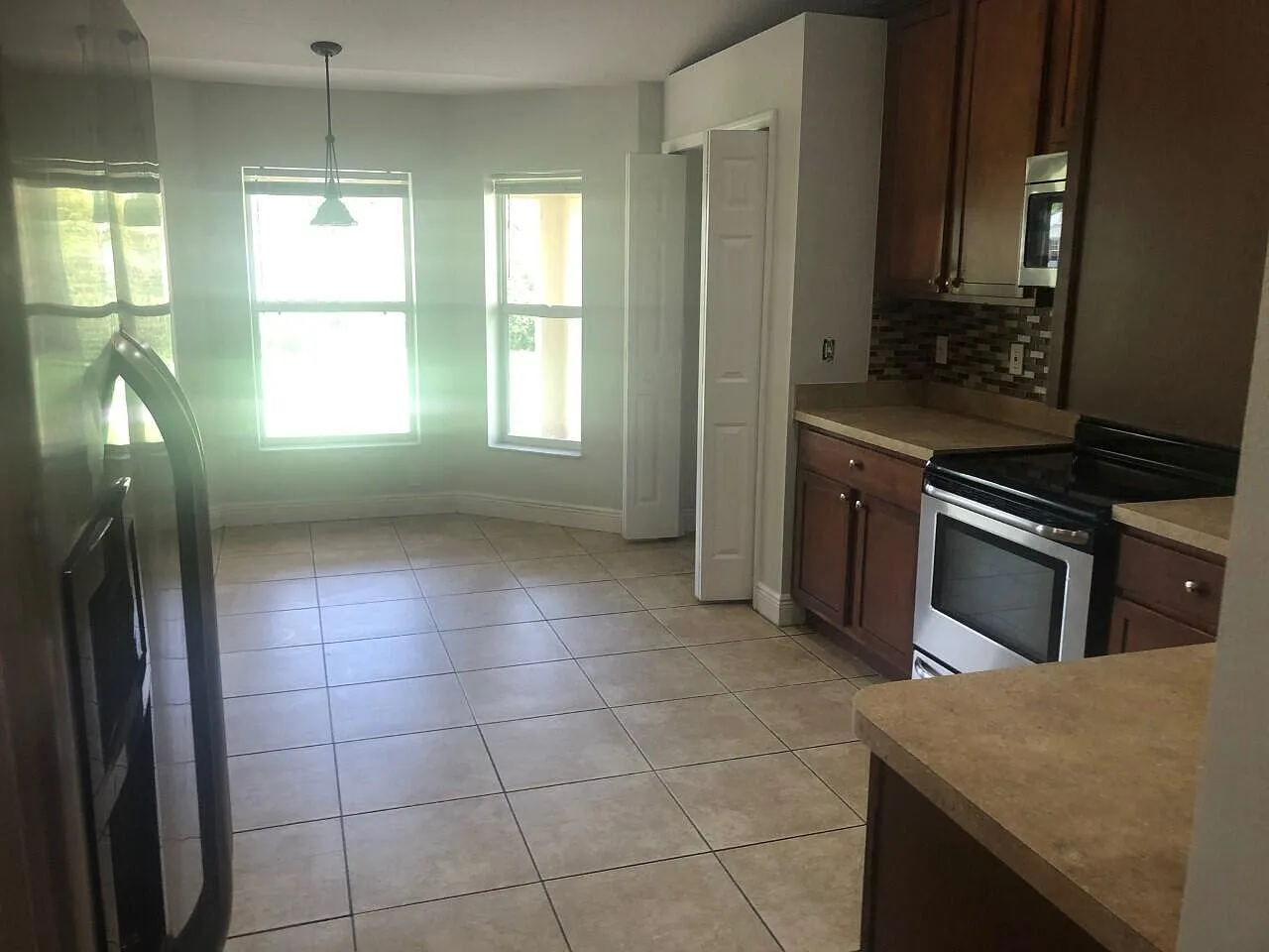 3 bed, 1796 sqft, $2,600 — Photo 4