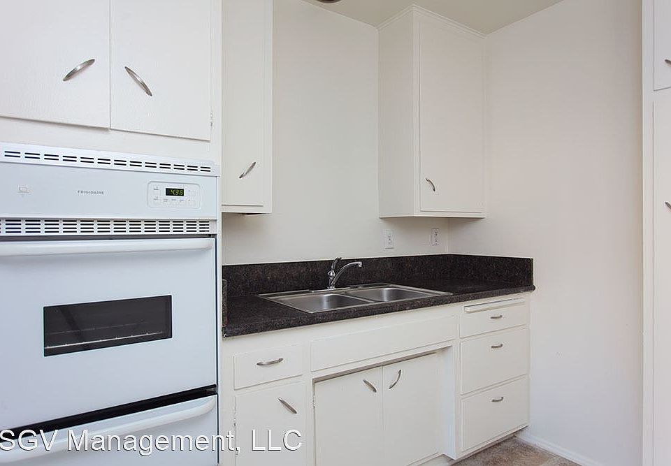 1st image of 209 E Live Oak St APT 15