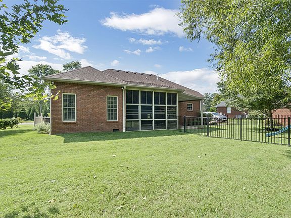 4th image of 305 Duvall Ct