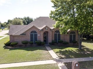 215 Brandon Way, Red Oak, TX 75154