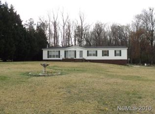 1418 Asbury Rd, Cove City, NC 28523