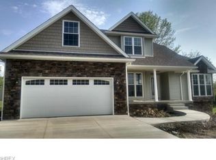 200 Cross Creek Dr NW, Warren, OH 44483