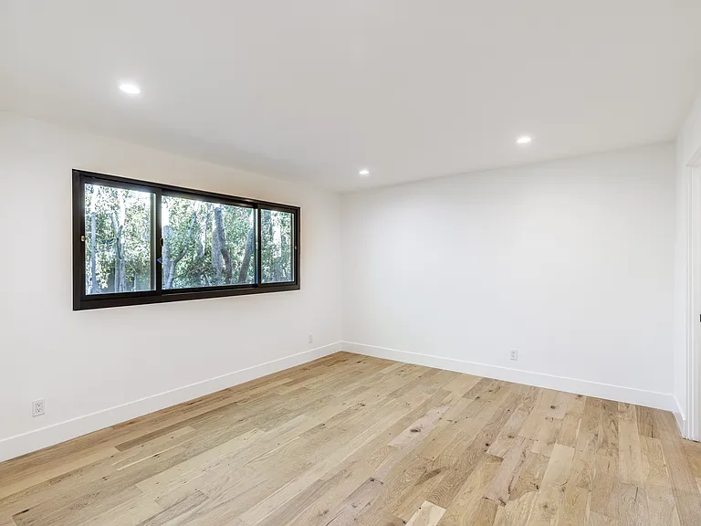1657 Malcolm Ave — Photo 16