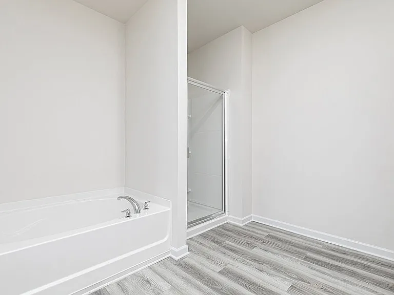 641 Mackenzie Cv — Photo 19