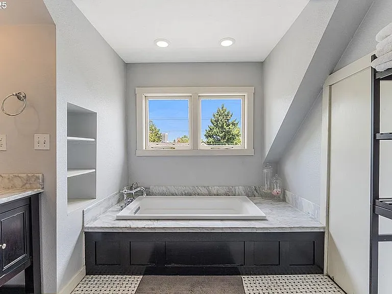3425 S Corbett Ave — Photo 31