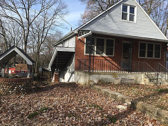 2nd image of 24 Skidmore Trl