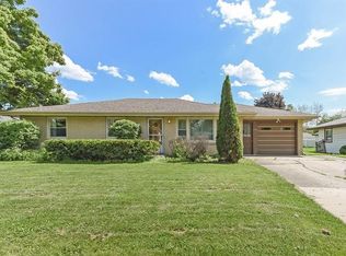 1043 Milne Dr, Lockport, IL 60441