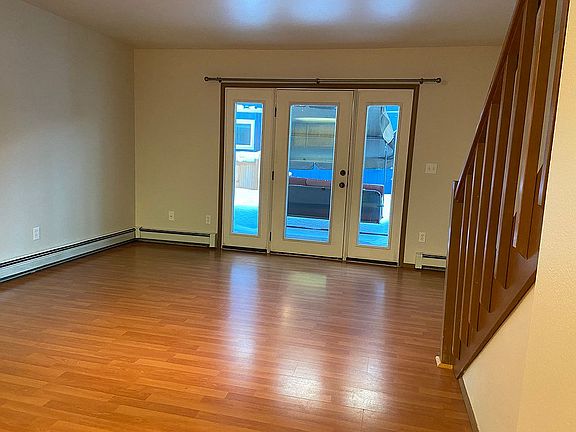 3rd image of 2801 Cowles St