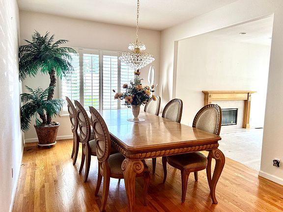 5th image of 7182 Sharon Dr