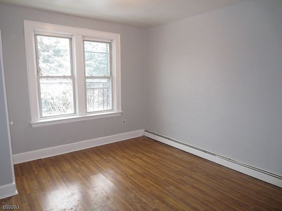 5th image of 14 Pershing Pl Unit A