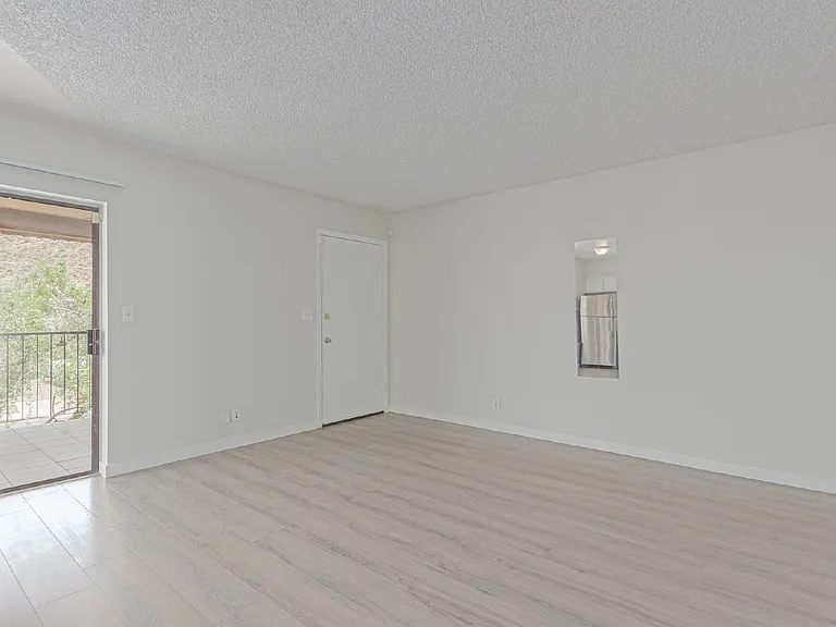 11002 N 15th Ave #4 — Photo 33