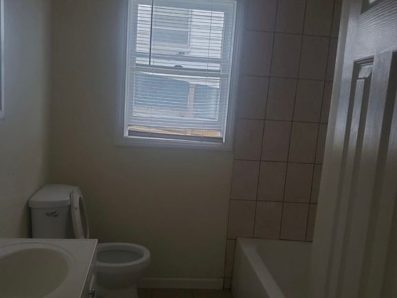 2nd image of 4 Hull St #2