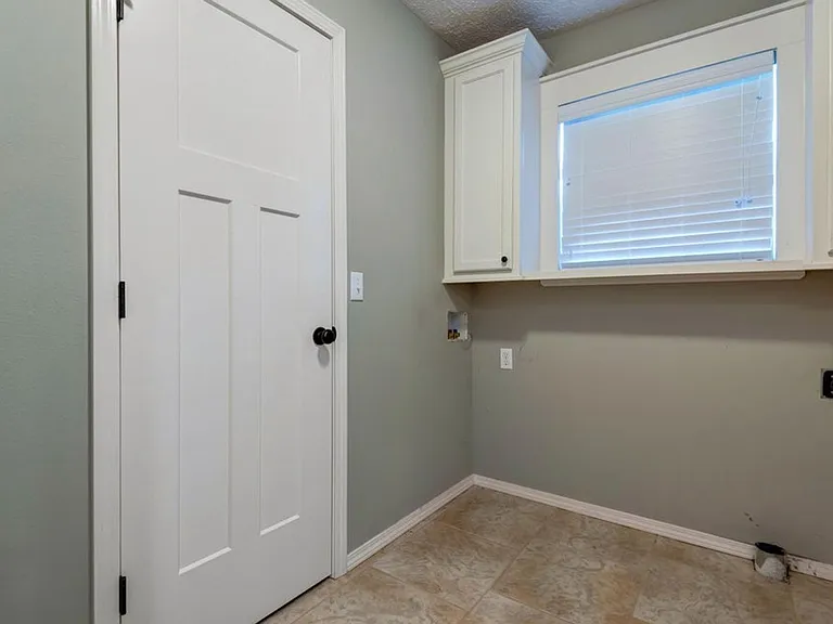 1451 N Opportunity Ave — Photo 4