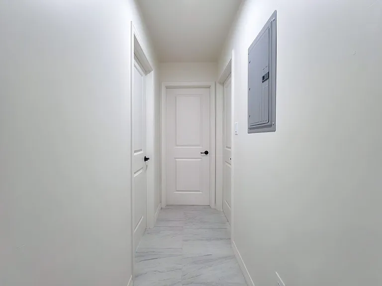 347 E George St — Photo 6