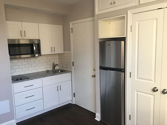 3rd image of 331 S Smedley St APT 10