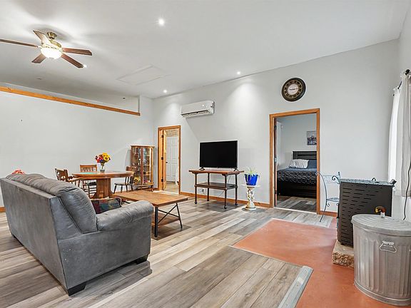 5th image of 9091 River Ln