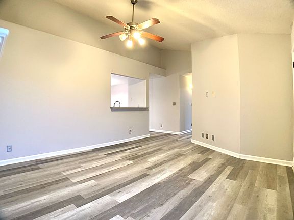 3rd image of 4037 New Grange Cir