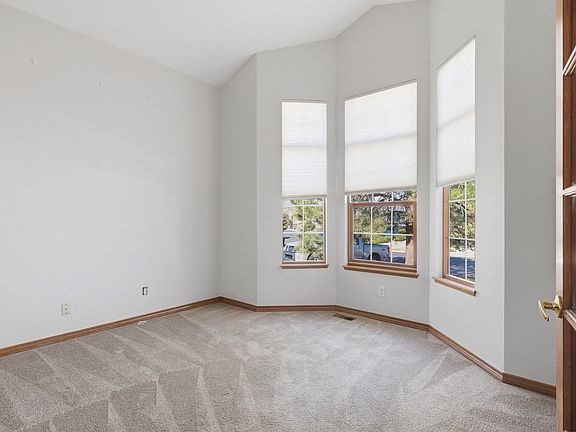 4th image of 498 W Prestwick Way