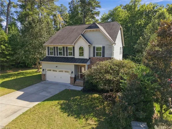 13464 Harbor Dr, Carrollton, VA 23314