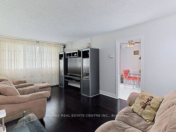 3rd image of 2170 Bromsgrove Rd #200
