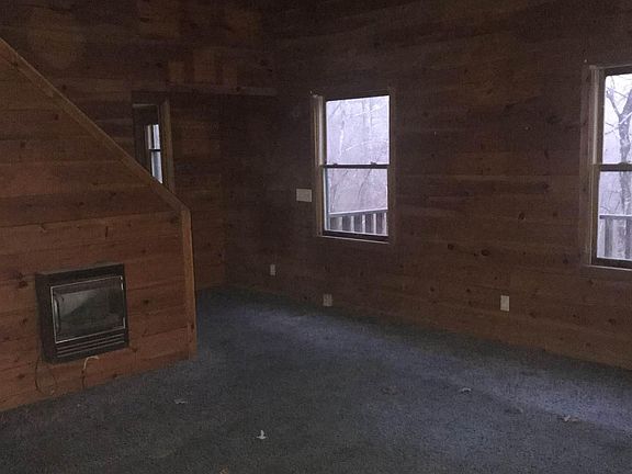 2nd image of 266 Crooked Oak Ln