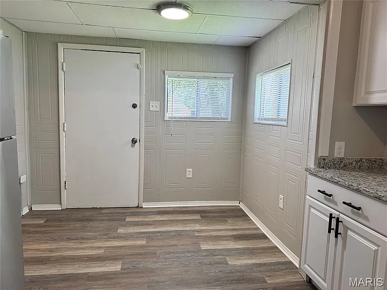 6543 Etzel Ave — Photo 4