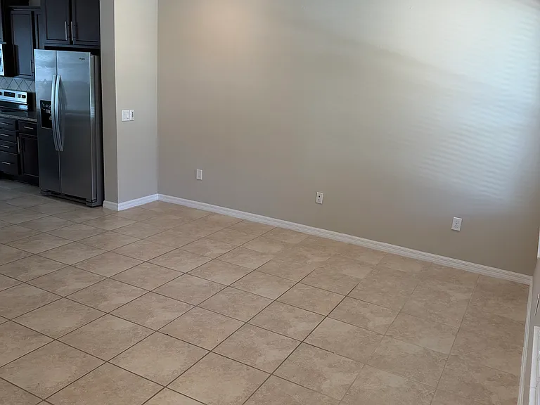 5044 Caspian St — Photo 3