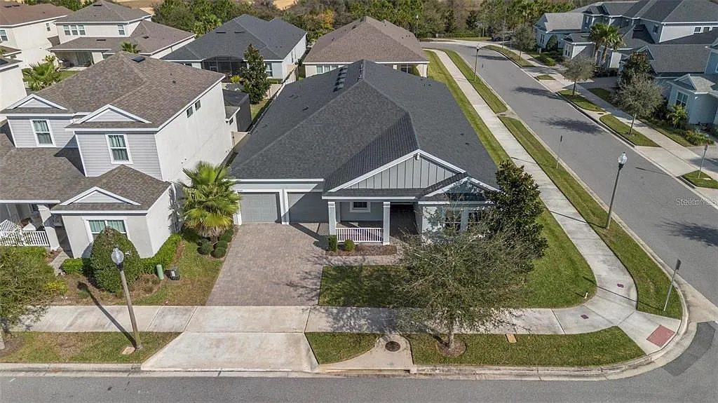 4 bed, 4.5 bath, 3002 sqft, $5,200 — Photo 2