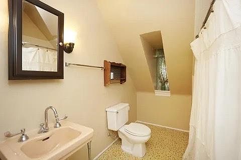 4th image of 3507 Clifton Ave #2