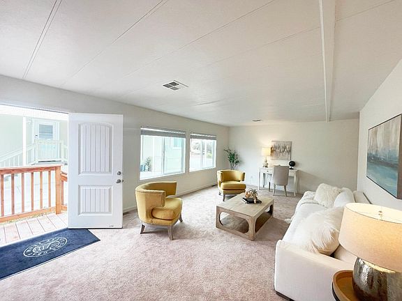 5th image of 19 Canada Cove Ave #19