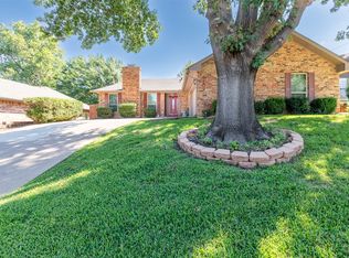 4107 Blossom Trl, Arlington, TX 76016