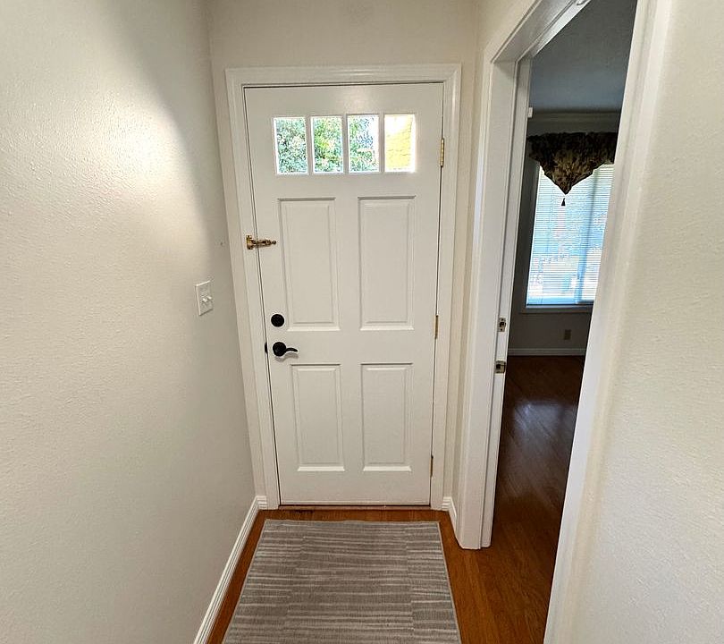 1st image of 244 Grandridge Ct