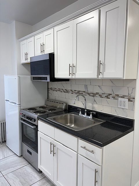 1st image of 3240 44th St