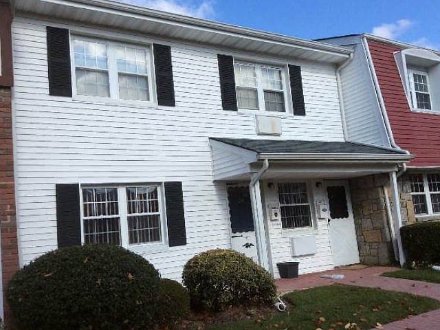 1st image of 24 Springwood Dr #24