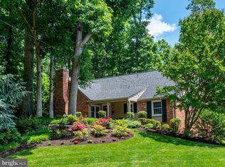 3825 King Arthur Rd, Annandale, VA 22003