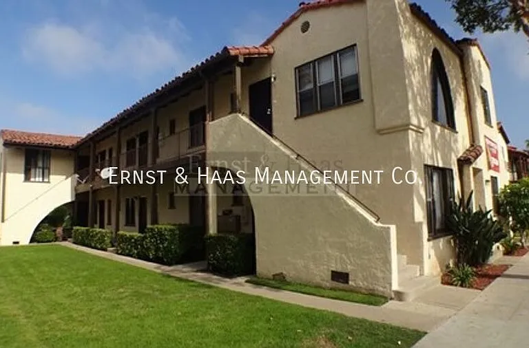2141 Chestnut Ave #8 — Photo 1