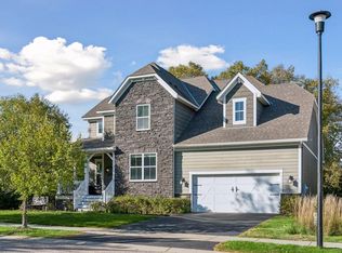 1078 Rosemary Cir, Chaska, MN 55318