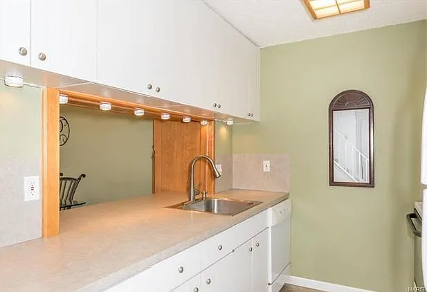 10427 Corbeil Dr — Photo 7